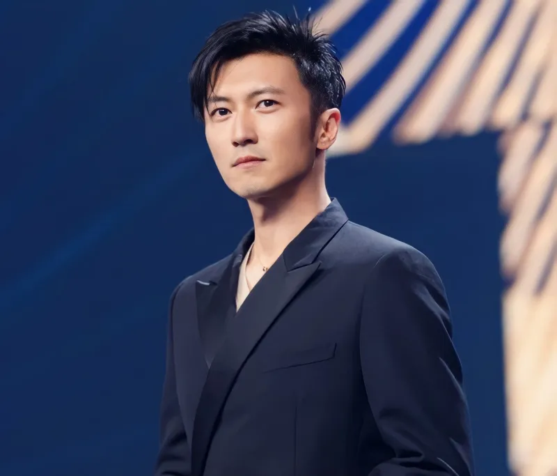 Tạ Đình Phong bị réo tên trong vụ nam nghệ sĩ xứ Cảng bị bắt vì mua dâm 3