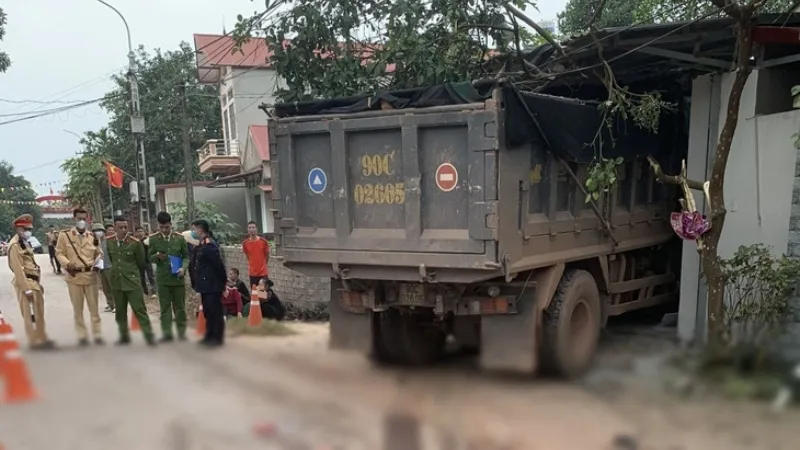 Vụ xe tải lao vào quán cắt tóc: Tài xế không có nồng độ cồn 1