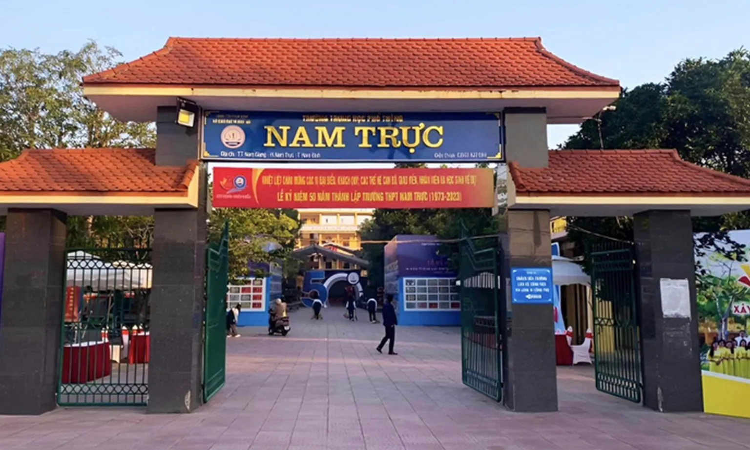 nam sinh