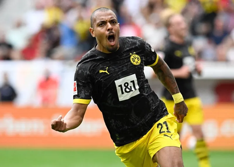 MU có thể mượn Donyell Malen từ Dortmund. Ảnh: Intetnet