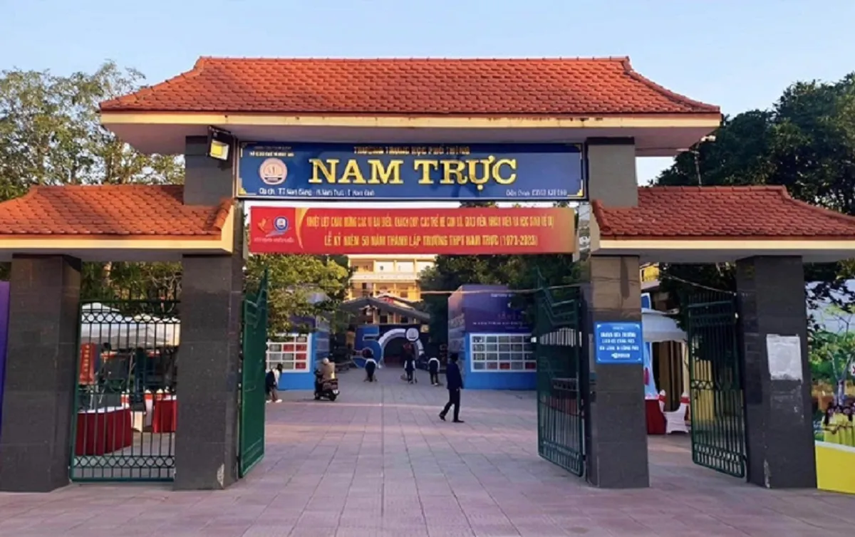 nam sinh