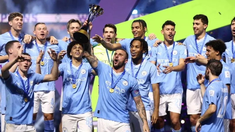 Top 10 khoảnh khắc cảm xúc nhất của Man City trong năm 2023: Cú ăn 5 chói lọi | Đội bóng vĩ đại nhất lịch sử bóng đá Anh 8