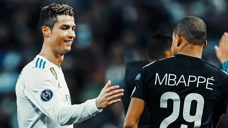 Mbappe vẫn chưa đồng ý lời mời từ Real Madrid - Ảnh: Internet