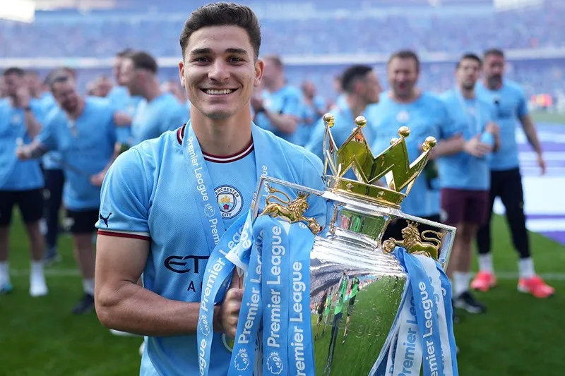 Alvarez đang hoàn thành tốt mọi vai trò Man City cần anh thể hiện - Ảnh: Internet