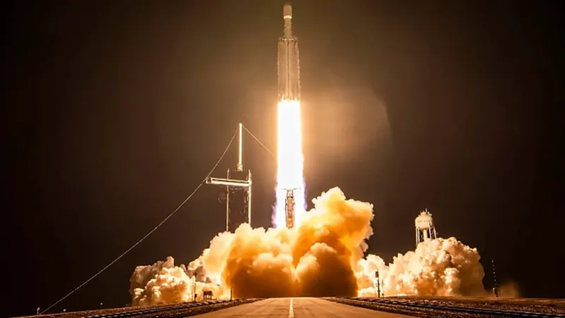 SpaceX tính phóng bao nhiêu tên lửa vào năm 2024? 1