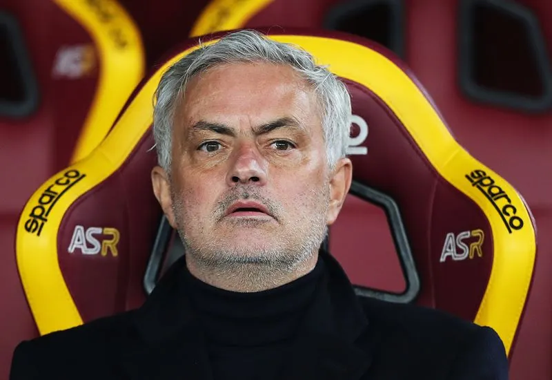 AS Roma sa thải Jose Mourinho 1