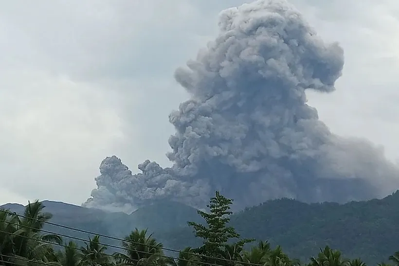 Indonesia: Núi lửa Dukono trong tình trạng cảnh báo mức 2 phun trào 1