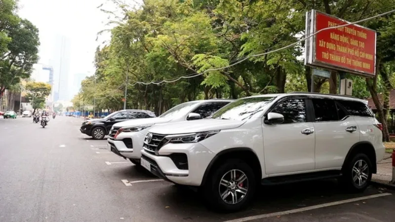 Vướng mắc triển khai thu phí lòng đường, hè phố tại TPHCM 1