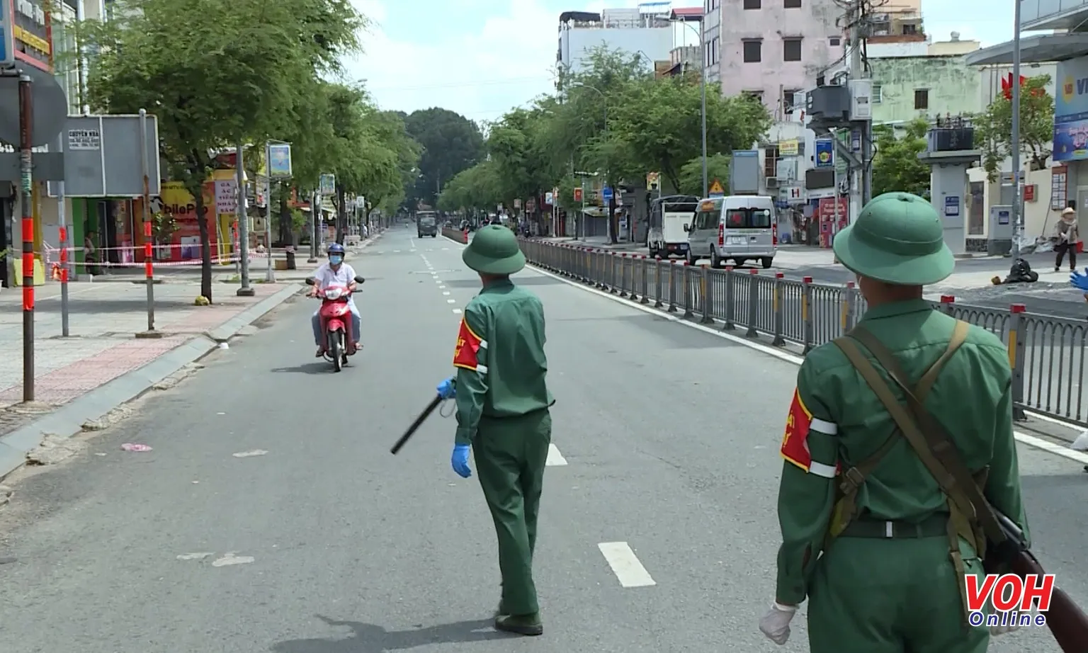 Chương II - Bài 3: Tất bật đem thực phẩm đến người dân (Phần 1)