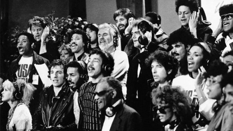 Đạo diễn gốc việt làm phim về hành trình sản xuất “thánh ca” We Are The World 2