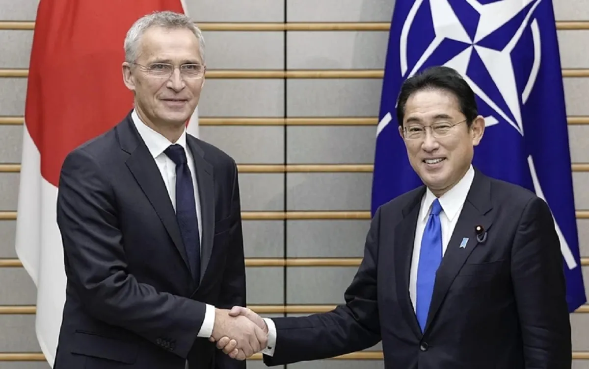 Tổng Thư ký NATO Jens Stoltenberg và Thủ tướng Nhật Bản Kishida Fumio-Getty Images