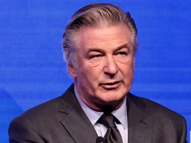 Tài tử Alec Baldwin lại bị buộc tội ngộ sát trên phim trường