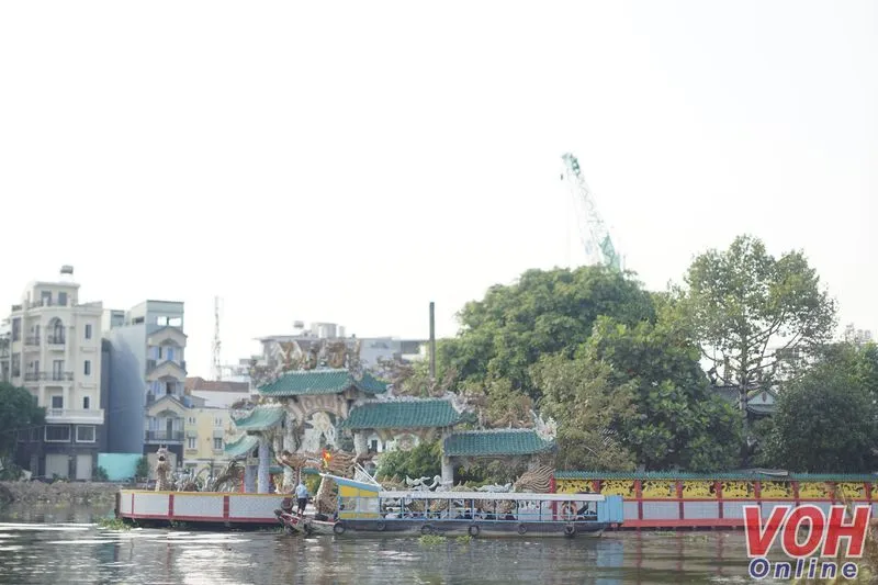 [Bài Mùng 2 tết] Phù Châu Miếu - Ngôi miếu nổi có tuổi đời gần 300 năm với hơn 100 bức tượng rồng 6