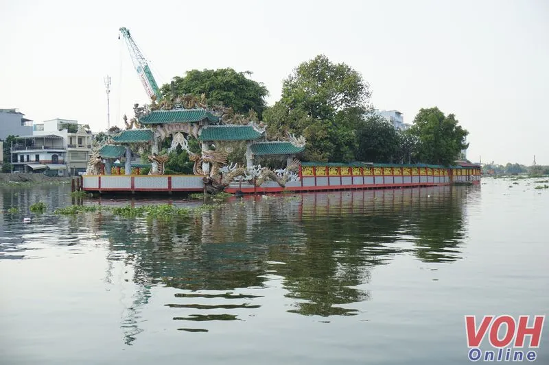 [Bài Mùng 2 tết] Phù Châu Miếu - Ngôi miếu nổi có tuổi đời gần 300 năm với hơn 100 bức tượng rồng 1