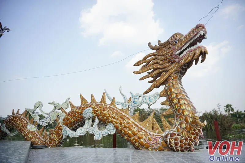 [Bài Mùng 2 tết] Phù Châu Miếu - Ngôi miếu nổi có tuổi đời gần 300 năm với hơn 100 bức tượng rồng 3