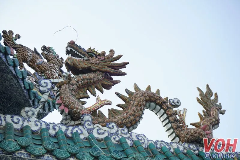 [Bài Mùng 2 tết] Phù Châu Miếu - Ngôi miếu nổi có tuổi đời gần 300 năm với hơn 100 bức tượng rồng 4