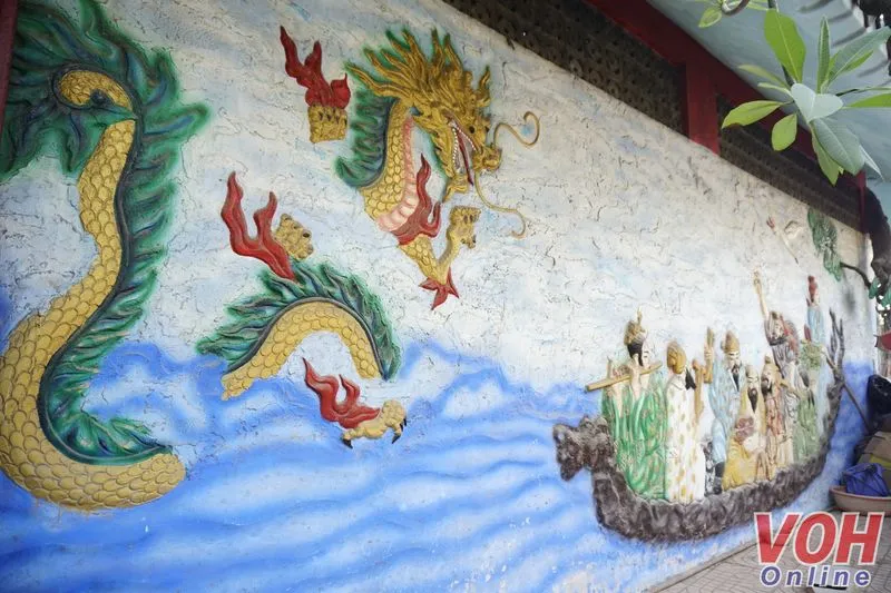 [Bài Mùng 2 tết] Phù Châu Miếu - Ngôi miếu nổi có tuổi đời gần 300 năm với hơn 100 bức tượng rồng 14