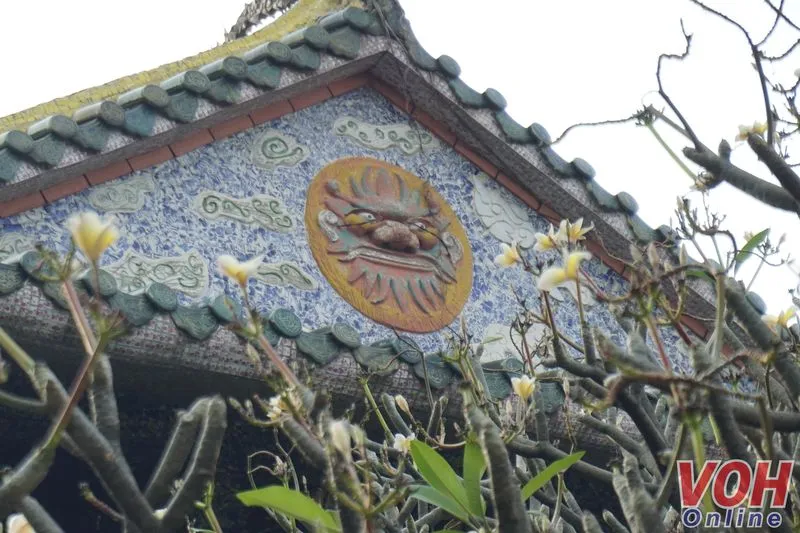 [Bài Mùng 2 tết] Phù Châu Miếu - Ngôi miếu nổi có tuổi đời gần 300 năm với hơn 100 bức tượng rồng 16