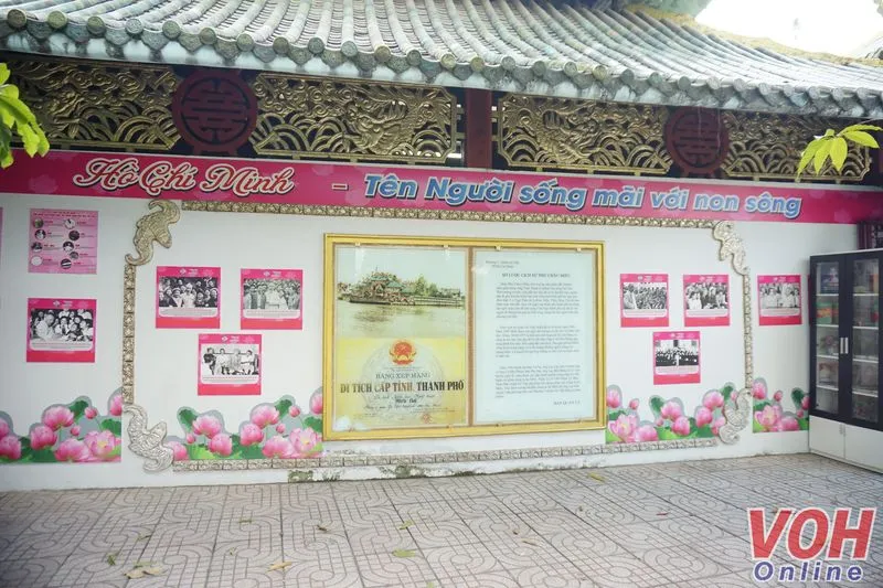 [Bài Mùng 2 tết] Phù Châu Miếu - Ngôi miếu nổi có tuổi đời gần 300 năm với hơn 100 bức tượng rồng 18