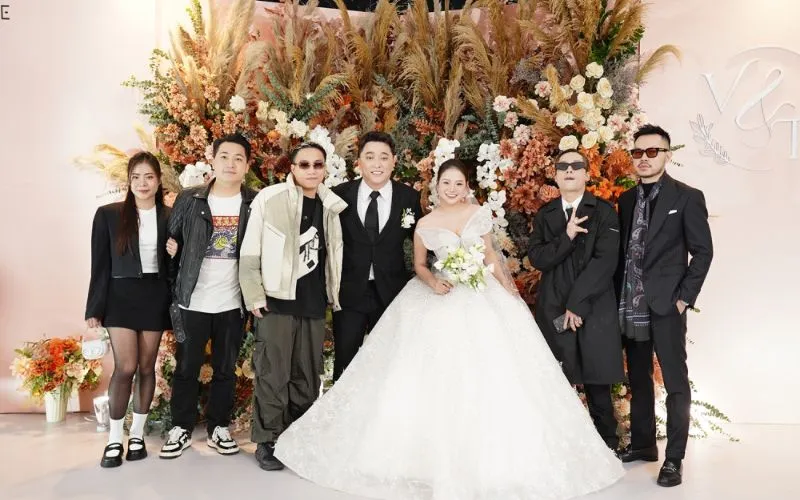 Đám cưới ca sĩ Yanbi: Chú rể hát tặng cô dâu, mẹ Yanbi đi xe lăn lên lễ đường trao sính lễ 3