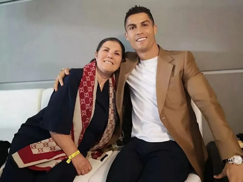 Ronaldo khiến mẹ phật lòng - Ảnh: Internet