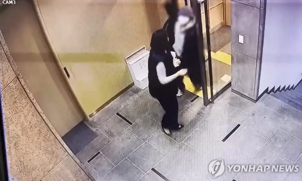 Nghi phạm đập đá vào đầu nữ nghị sĩ Hàn Quốc chỉ 15 tuổi và mắc bệnh trầm cảm