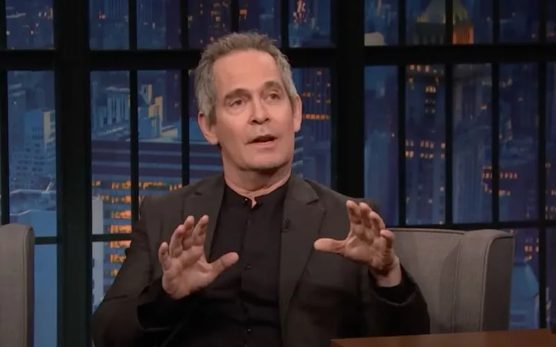 Diễn viên Tom Hollander được chuyển khoản hơn 100 tỷ vì trùng tên với 