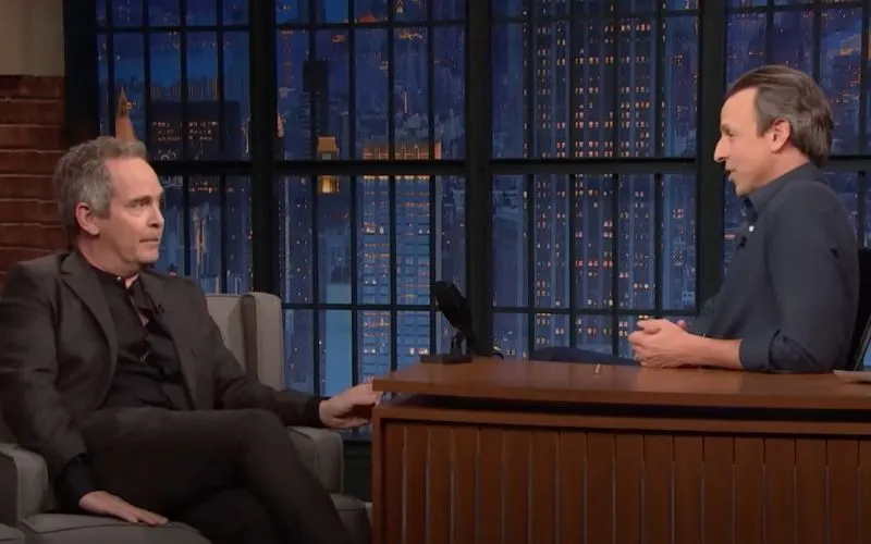 Diễn viên Tom Hollander được chuyển khoản hơn 100 tỷ vì trùng tên với 