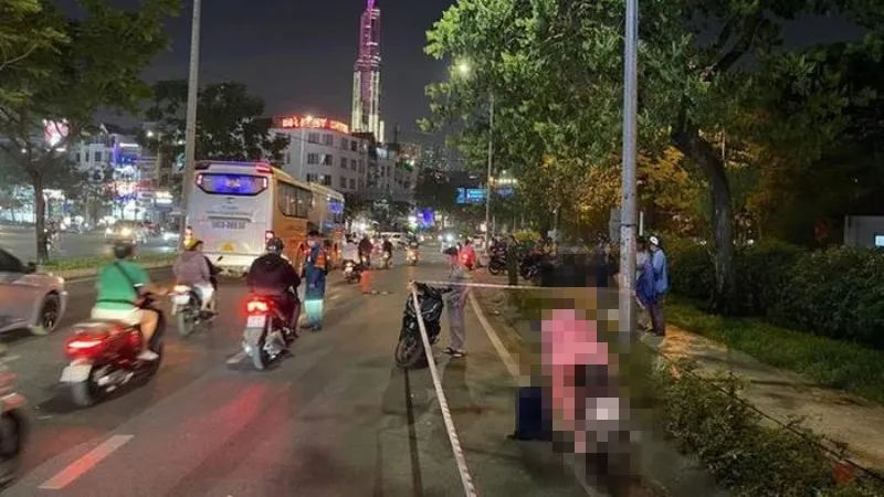 TPHCM: Điều tra vụ người phụ nữ chết trên xe máy 1