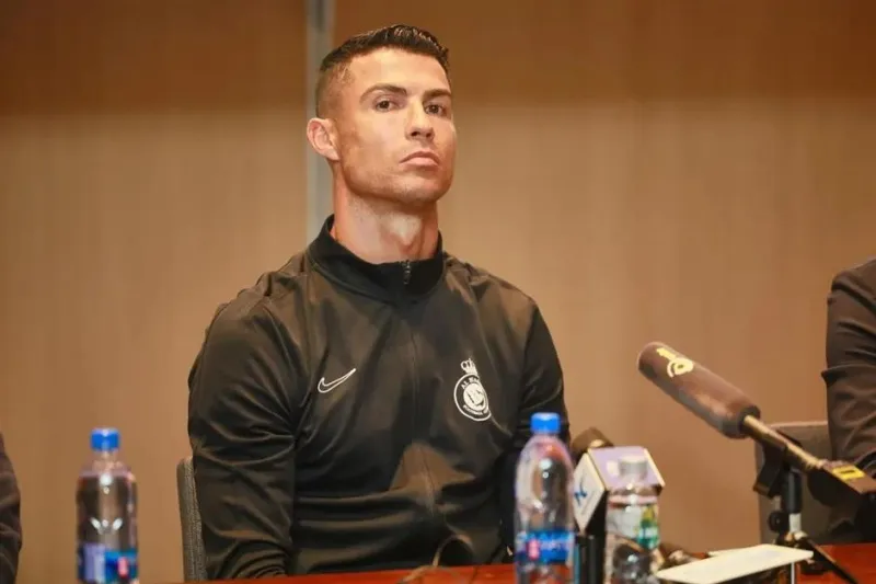 Bị phía Trung Quốc lợi dụng, Ronaldo khó chịu với hàng loạt bất cập 1