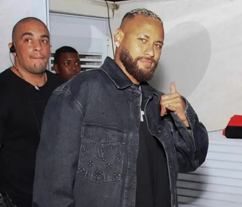 Tin bóng đá mới nhất: Ten Hag bị HLV đối thủ chê quà tặng | Phát hoảng với bộ dạng của Neymar 2