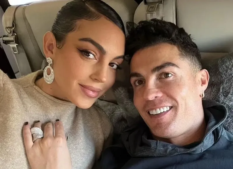 Xa cách 2300 dặm, Ronaldo gửi tặng Georgina món quà sinh nhật yêu thương 2