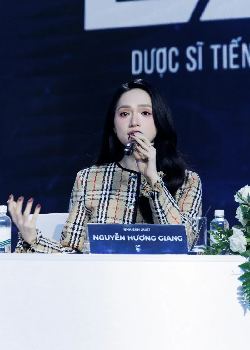 Hương Giang và Dược sĩ Tiến ‘bắt tay’ cùng Miss Universe Vietnam 2