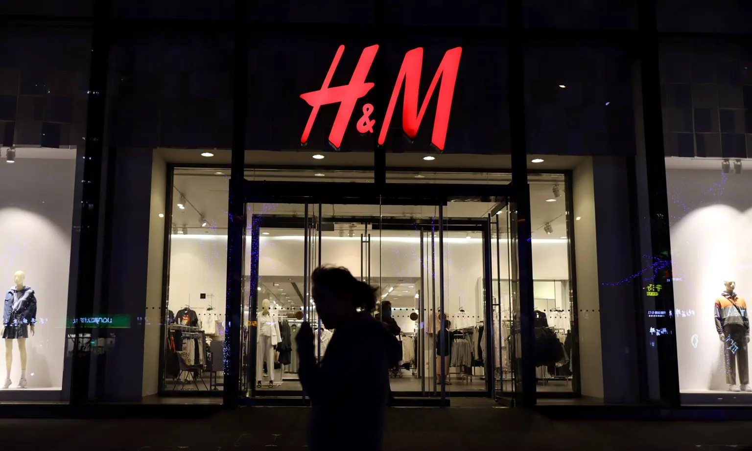 h&M