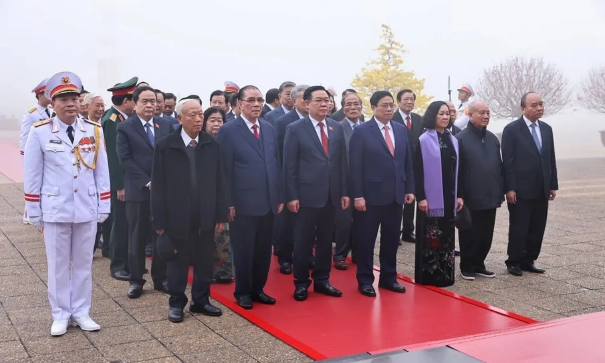 Lãnh đạo Đảng, Nhà nước vào Lăng viếng Chủ tịch Hồ Chí Minh và tưởng niệm Anh hùng liệt sĩ