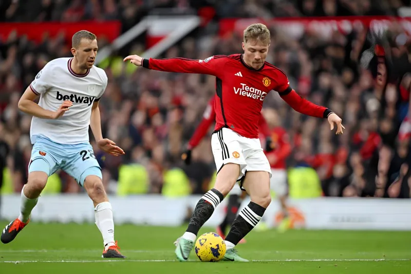 Khắc ghi tên tuổi vào lịch sử, Hojlund 