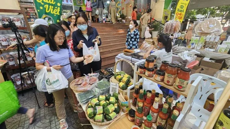 Điểm tin sáng 4/2: Thu phí tự động không dừng tại Nội Bài và Tân Sơn Nhất | TPHCM tiêm bù vắc xin cho trẻ 3