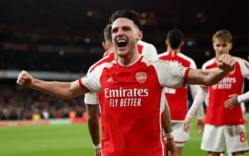 Arsenal thắng kịch tính trước Liverpool để thắp lại cuộc đua vô địch - Ảnh: Internet