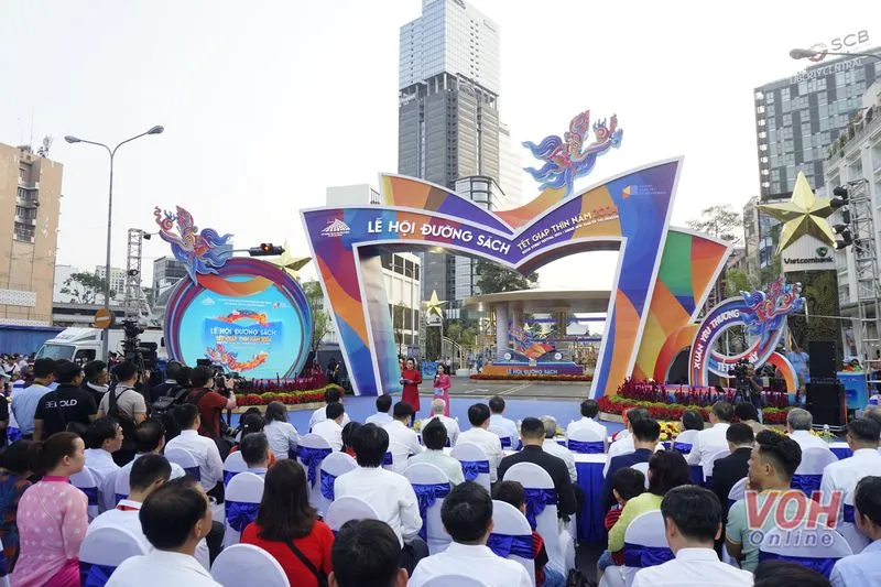 Khai mạc đường sách Tết Giáp Thìn 2024 1