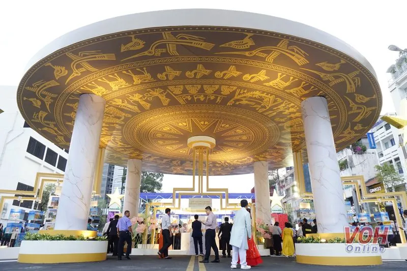 Khai mạc đường sách Tết Giáp Thìn 2024 5