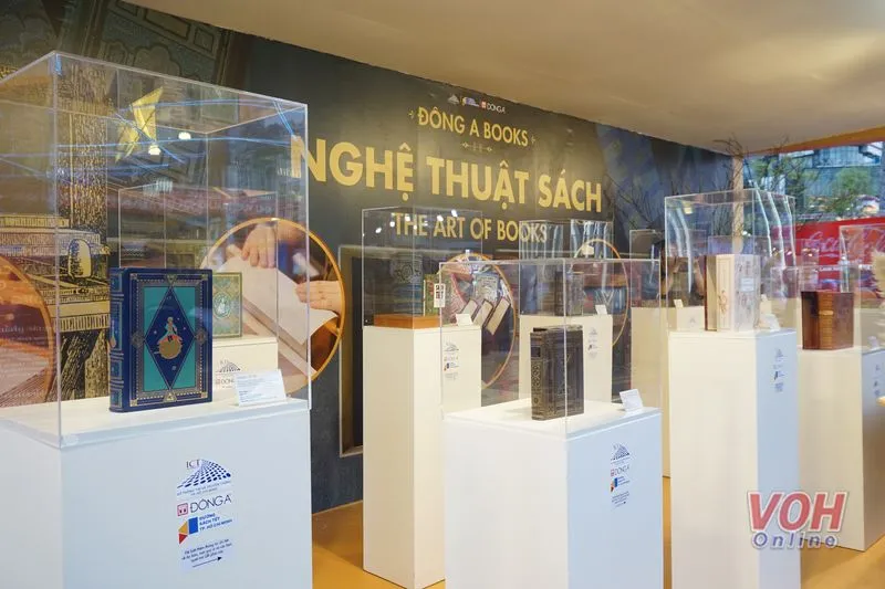 Khai mạc đường sách Tết Giáp Thìn 2024 6