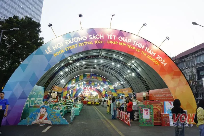 Khai mạc đường sách Tết Giáp Thìn 2024 12
