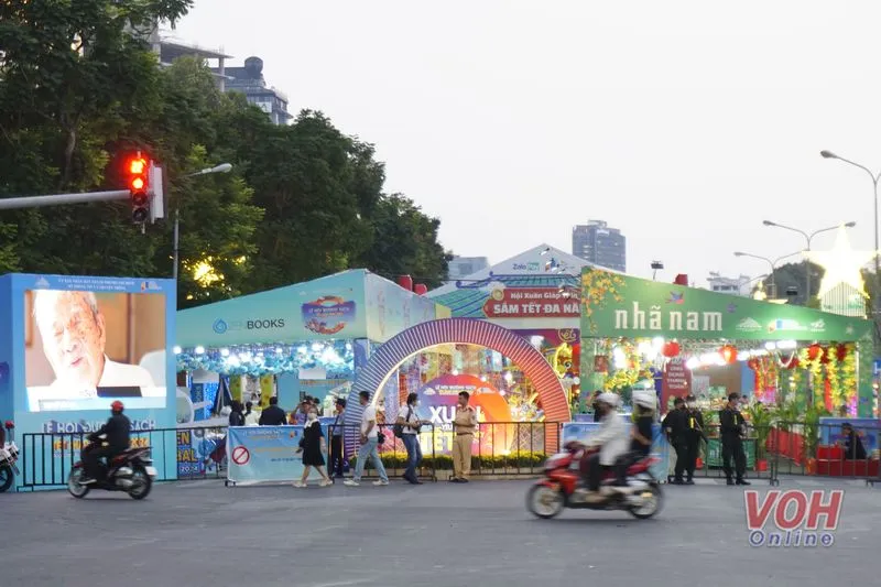 Khai mạc đường sách Tết Giáp Thìn 2024 13