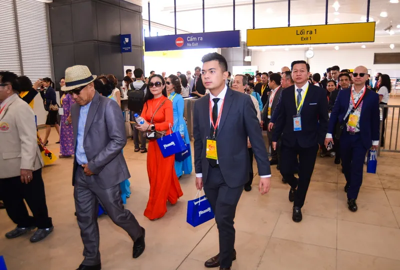 Vinamilk đồng hành cùng kiều bào trải nghiệm tuyến metro Bến Thành – Suối Tiên 4