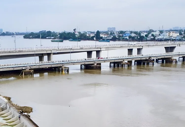 Cấm lưu thông qua cầu Hóa An để bắn pháo hoa đêm giao thừa