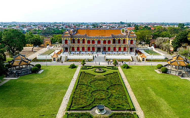 Điện Kiến Trung