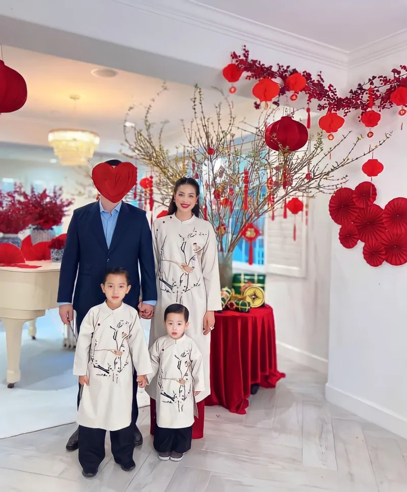 Hoa Hậu Phạm Hương khoe ảnh đón Tết tại Mỹ, hình ảnh ông xã đại gia hiếm hoi được hé lộ 1