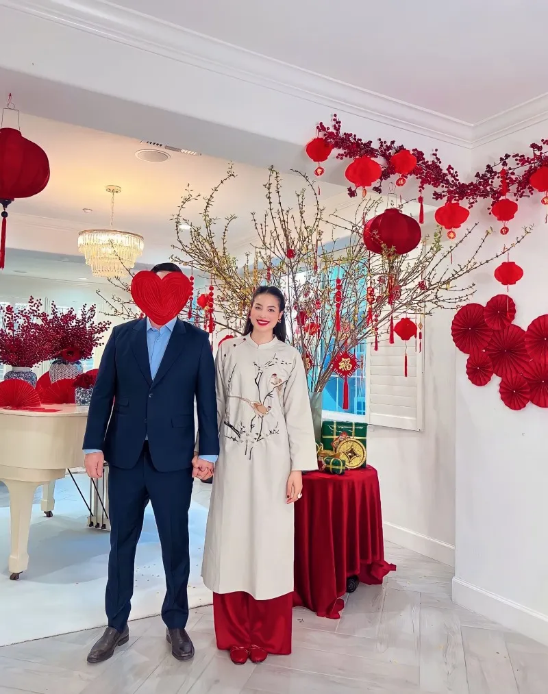 Hoa Hậu Phạm Hương khoe ảnh đón Tết tại Mỹ, hình ảnh ông xã đại gia hiếm hoi được hé lộ 2