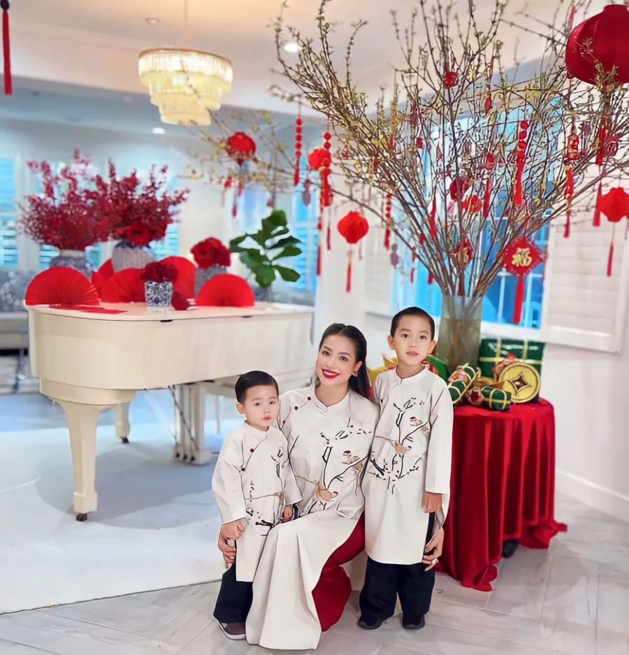 Hoa Hậu Phạm Hương khoe ảnh đón Tết tại Mỹ, hình ảnh ông xã đại gia hiếm hoi được hé lộ 3