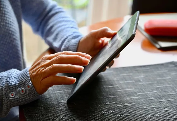 Lừa đảo công nghệ ở Anh bằng kịch bản lãng mạn làm bay mất 6,1 tỉ đồng 1